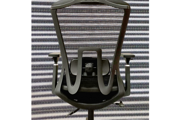 Fotel biurowy K24 PROBALANCE CZARNY zgodny z normami BHP z wieszakiem, pełna regulacja